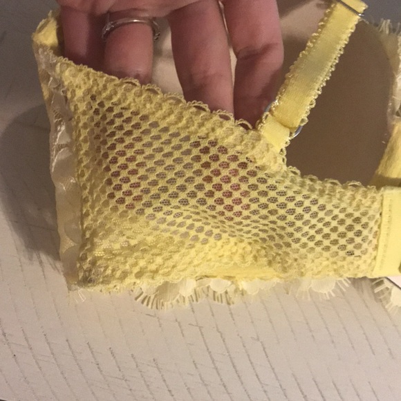 Victoria’s Secret Bra - Picture 3 of 4